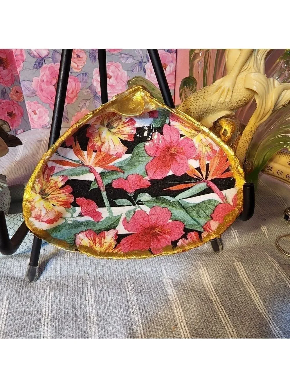 DECOUPAGE CLAM SHELL